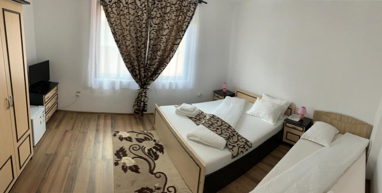 M Dey Hotel Vişeu de Sus Buitenkant foto