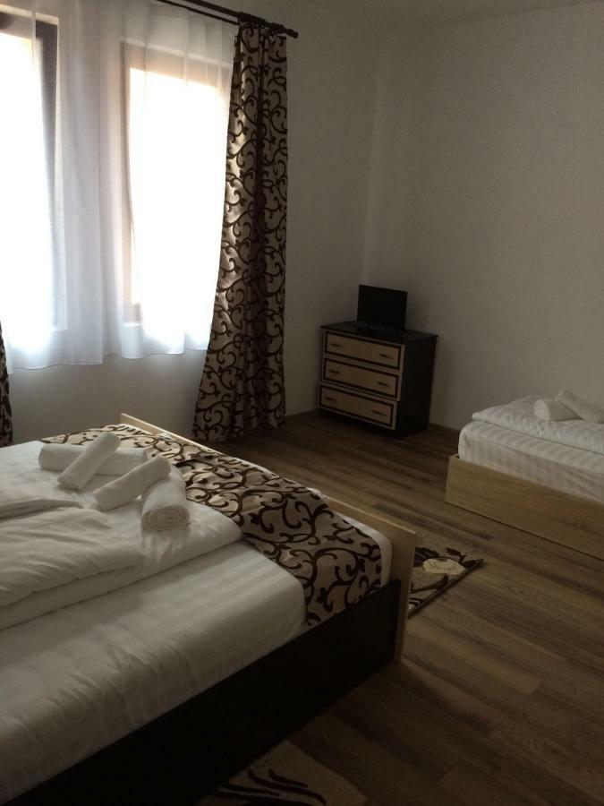 M Dey Hotel Vişeu de Sus Buitenkant foto